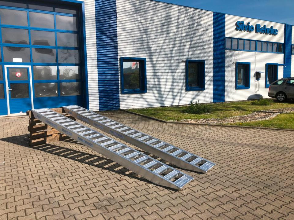 Alurampen Satz 4m 4000KG Minibagger Minilader Quad Auffahrrampe *INKL.19% MWST* - Rampa załadunkowa: zdjęcie 5 Alurampen Satz 4m 4000KG Minibagger Minilader Quad Auffahrrampe *INKL.19% MWST* - Rampa załadunkowa: zdjęcie 5