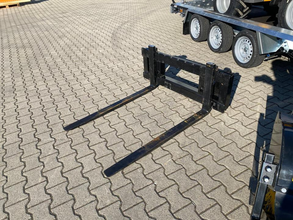 Radlader/Hoflader BK810 inkl. Tieflader und Kehrmaschinenpaket *INKL.19% MWST*BERGER KRAUS* KUBOTA*EURO*CE* - Ładowarka przegubowa: zdjęcie 4 Radlader/Hoflader BK810 inkl. Tieflader und Kehrmaschinenpaket *INKL.19% MWST*BERGER KRAUS* KUBOTA*EURO*CE* - Ładowarka przegubowa: zdjęcie 4