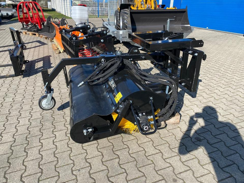 Radlader/Hoflader BK810 inkl. Tieflader und großem Zubehörpaket *INKL.19% MWST*BERGER KRAUS* KUBOTA*EURO*CE* - Ładowarka przegubowa: zdjęcie 3 Radlader/Hoflader BK810 inkl. Tieflader und großem Zubehörpaket *INKL.19% MWST*BERGER KRAUS* KUBOTA*EURO*CE* - Ładowarka przegubowa: zdjęcie 3
