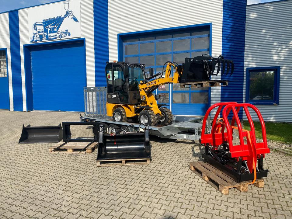 Radlader/Hoflader BK906 Kabine inkl. Tieflader und großem Zubehörpaket *INKL.19% MWST*BERGER KRAUS*PERKINS*CE*SOFORT!* - Ładowarka przegubowa: zdjęcie 3 Radlader/Hoflader BK906 Kabine inkl. Tieflader und großem Zubehörpaket *INKL.19% MWST*BERGER KRAUS*PERKINS*CE*SOFORT!* - Ładowarka przegubowa: zdjęcie 3