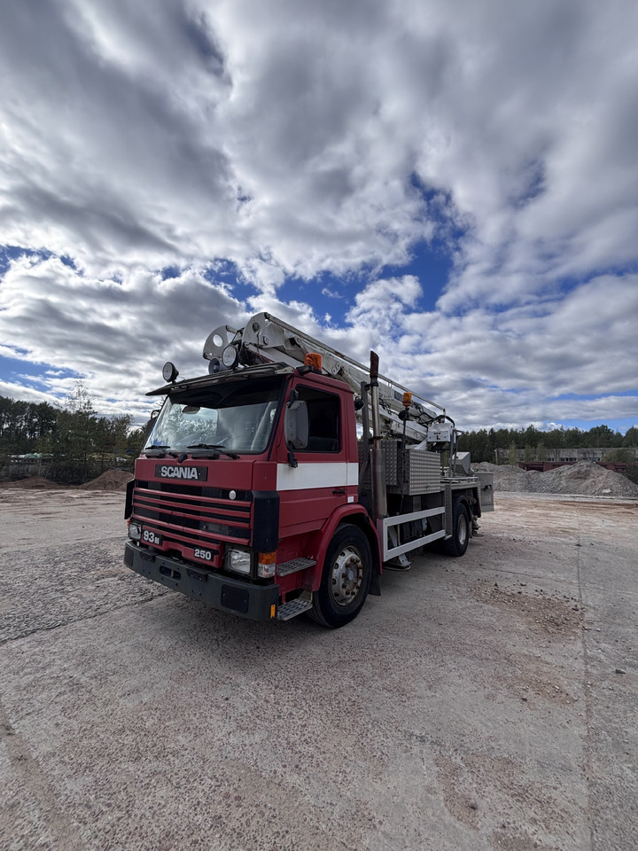 SCANIA - Samochód pożarniczy: zdjęcie 1 SCANIA - Samochód pożarniczy: zdjęcie 1