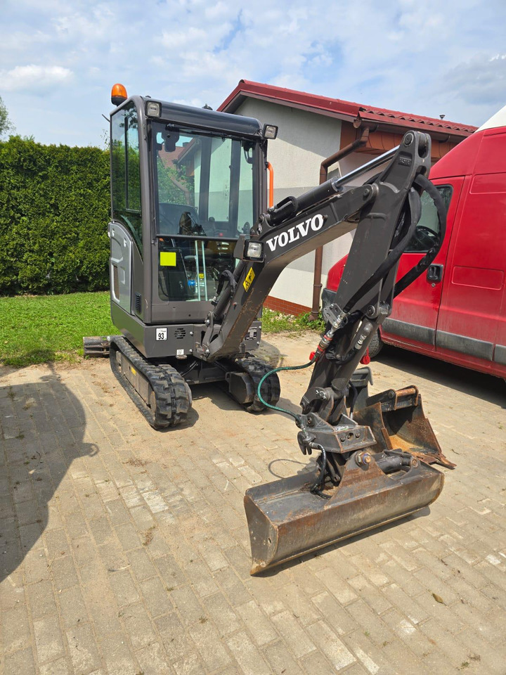 VOLVO EC 18 E - Minikoparka: zdjęcie 2 VOLVO EC 18 E - Minikoparka: zdjęcie 2