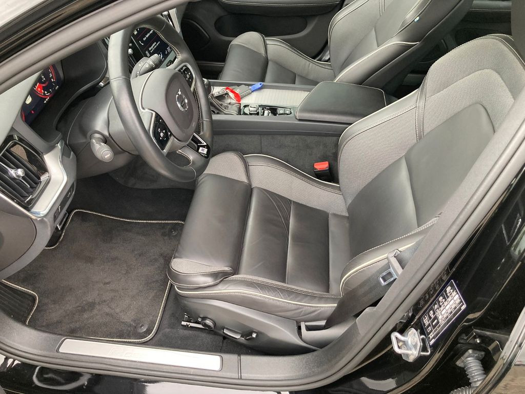 Volvo S60 T5 Lim. R-Design Volvo S60 T5 Lim. R-Design - Sedan: zdjęcie 4 Volvo S60 T5 Lim. R-Design Volvo S60 T5 Lim. R-Design - Sedan: zdjęcie 4