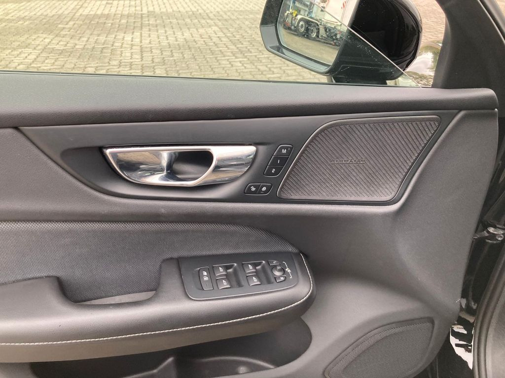 Volvo S60 T5 Lim. R-Design Volvo S60 T5 Lim. R-Design - Sedan: zdjęcie 5 Volvo S60 T5 Lim. R-Design Volvo S60 T5 Lim. R-Design - Sedan: zdjęcie 5