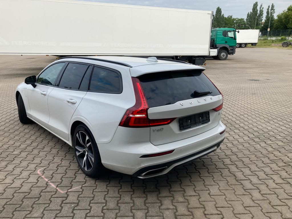 Volvo V60 T6 AWD R-Design Expression Recharge Plug-In Volvo V60 T6 AWD R-Design Expression Recharge Plug-In - Kombi: zdjęcie 3 Volvo V60 T6 AWD R-Design Expression Recharge Plug-In Volvo V60 T6 AWD R-Design Expression Recharge Plug-In - Kombi: zdjęcie 3
