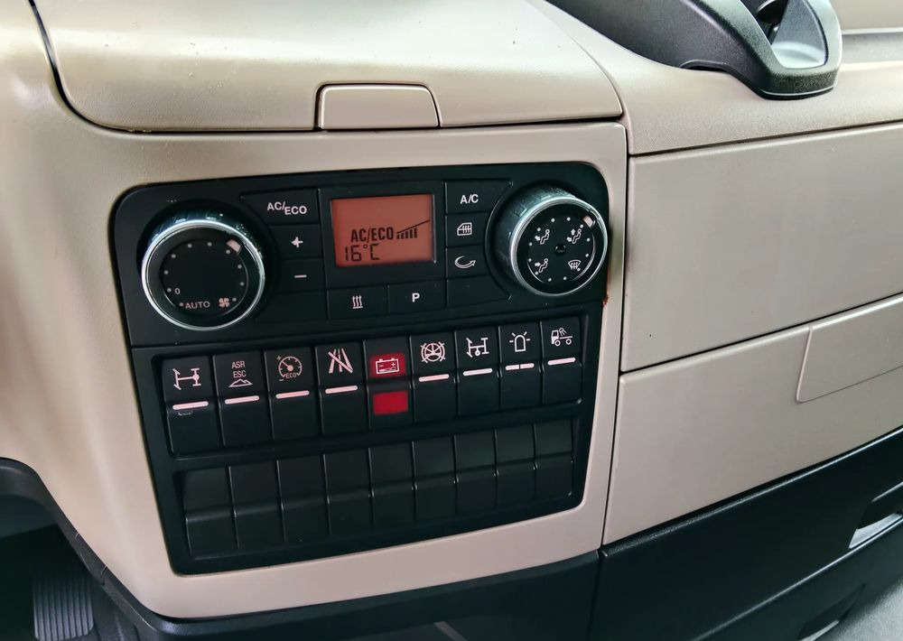 Ciągnik siodłowy MAN TGX: zdjęcie 20