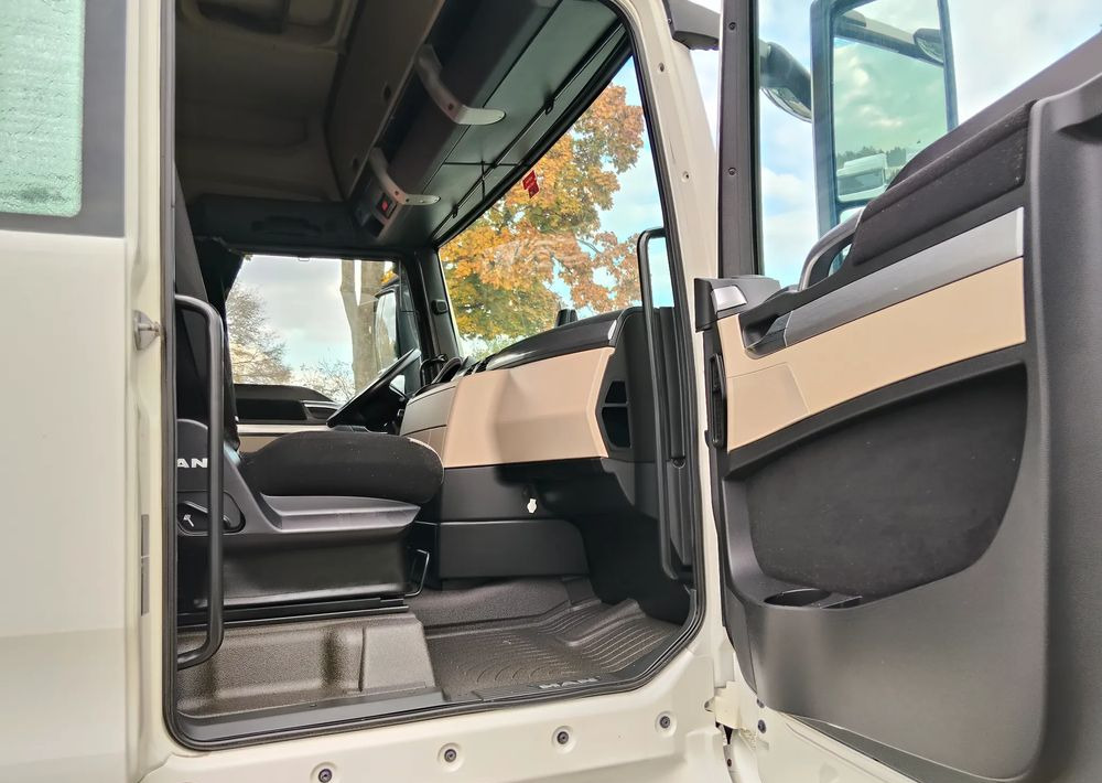 Ciągnik siodłowy MAN TGX: zdjęcie 13