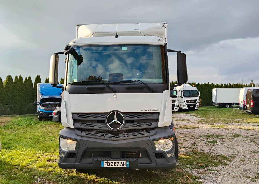 Mercedes-Benz Antos - Samochód ciężarowy chłodnia: zdjęcie 3 Mercedes-Benz Antos - Samochód ciężarowy chłodnia: zdjęcie 3