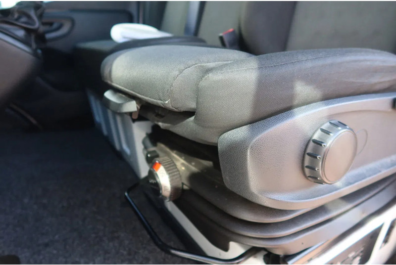 Mercedes-Benz Sprinter 516 CDI Koel/Vries + Dhollandia Klep 750 kg Carrier 300 Xarios Dag + nacht 220 Volt - Samochód dostawczy chłodnia: zdjęcie 5 Mercedes-Benz Sprinter 516 CDI Koel/Vries + Dhollandia Klep 750 kg Carrier 300 Xarios Dag + nacht 220 Volt - Samochód dostawczy chłodnia: zdjęcie 5