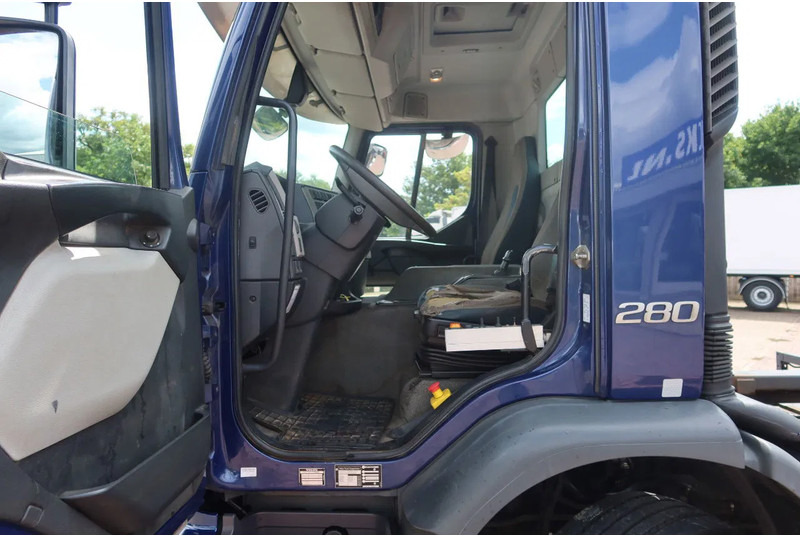 Volvo FE 280 Container / Kabelsysteem H.T.S Kabel, 15 ton, 575 cm 6 Cilinder - Hakowiec linowy: zdjęcie 4 Volvo FE 280 Container / Kabelsysteem H.T.S Kabel, 15 ton, 575 cm 6 Cilinder - Hakowiec linowy: zdjęcie 4