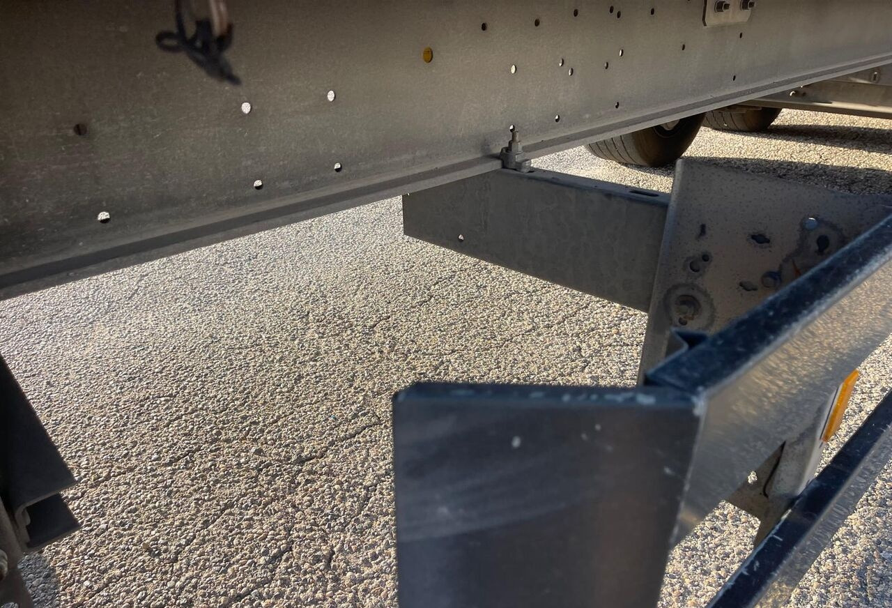 Schmitz S3 - Naczepa plandeka: zdjęcie 5 Schmitz S3 - Naczepa plandeka: zdjęcie 5