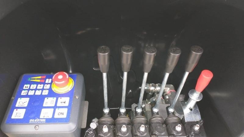 Nowy Podnośnik koszowy w samochody ciężarowe Iveco Daily Oil&Steel Snake 2010 Plus - 20 m - 250 kg: zdjęcie 12 Nowy Podnośnik koszowy w samochody ciężarowe Iveco Daily Oil&Steel Snake 2010 Plus - 20 m - 250 kg: zdjęcie 12