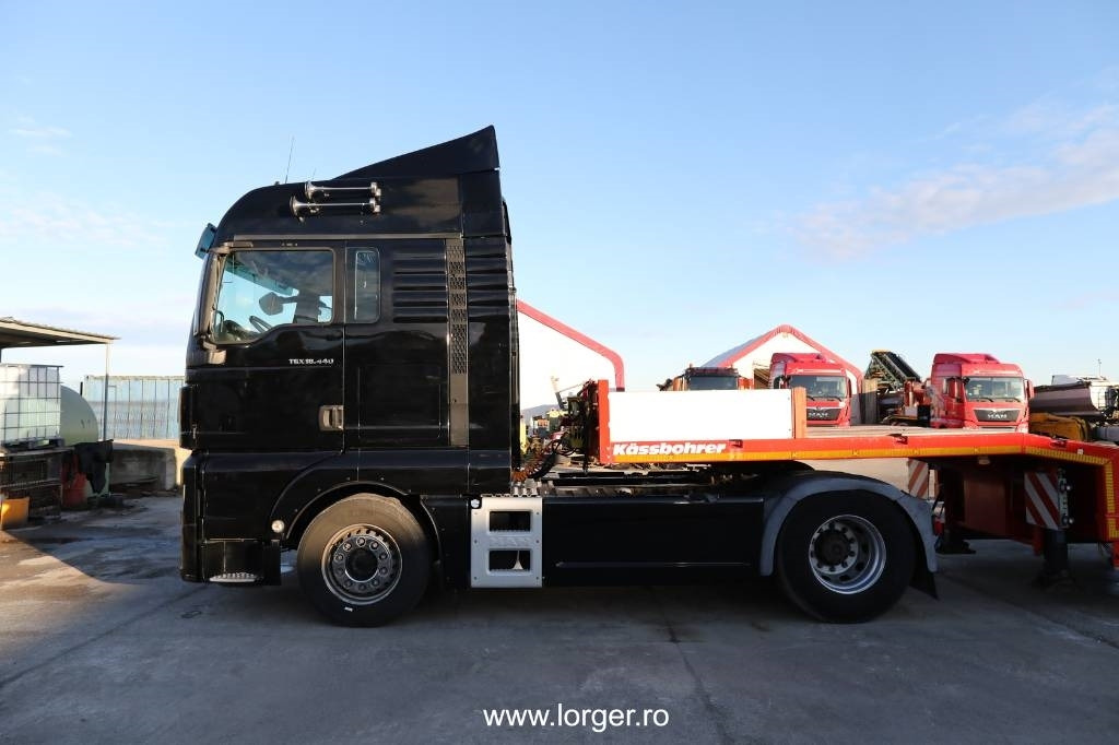 MAN TGX 18.440 4x2 BLS + Trailer Kässbohrer LB3 Lowbed - Ciągnik siodłowy: zdjęcie 2 MAN TGX 18.440 4x2 BLS + Trailer Kässbohrer LB3 Lowbed - Ciągnik siodłowy: zdjęcie 2
