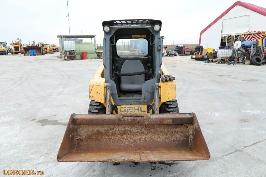 Gehl R 135 Gehl R 135 - Miniładowarka: zdjęcie 5 Gehl R 135 Gehl R 135 - Miniładowarka: zdjęcie 5