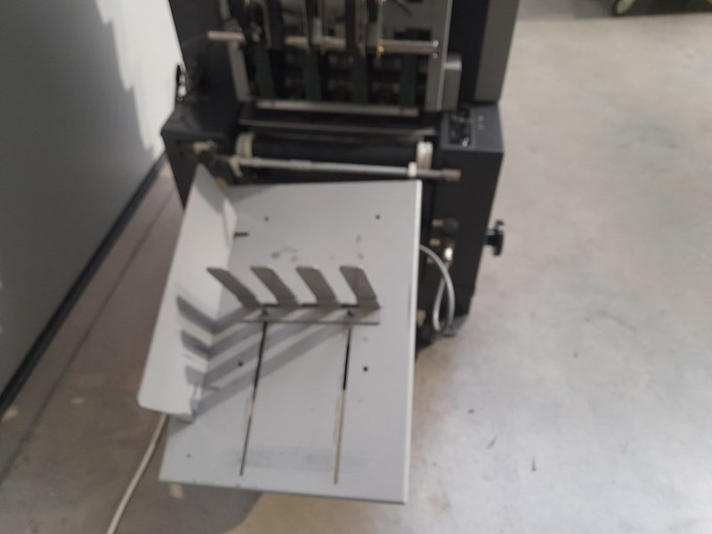 Horizon AC-8000 S | collator | 8 stations | 1992 - Maszyna drukarska: zdjęcie 5 Horizon AC-8000 S | collator | 8 stations | 1992 - Maszyna drukarska: zdjęcie 5