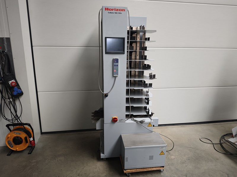 Horizon VAC-100 c | collator | 10 stations | 2008 | 33.2 mio - Maszyna drukarska: zdjęcie 1 Horizon VAC-100 c | collator | 10 stations | 2008 | 33.2 mio - Maszyna drukarska: zdjęcie 1