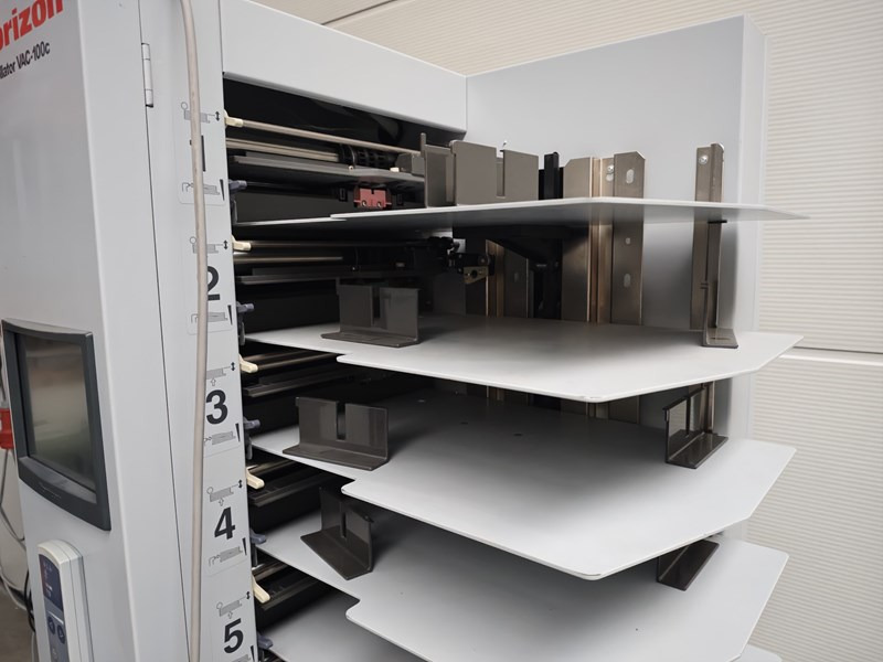 Horizon VAC-100 c | collator | 10 stations | 2008 | 33.2 mio - Maszyna drukarska: zdjęcie 4 Horizon VAC-100 c | collator | 10 stations | 2008 | 33.2 mio - Maszyna drukarska: zdjęcie 4