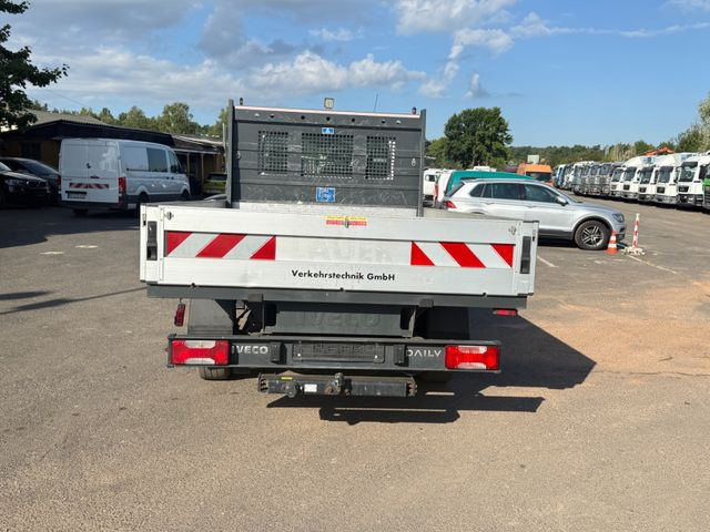 Iveco Daily 35 S 12 - Samochód dostawczy skrzyniowy: zdjęcie 4 Iveco Daily 35 S 12 - Samochód dostawczy skrzyniowy: zdjęcie 4