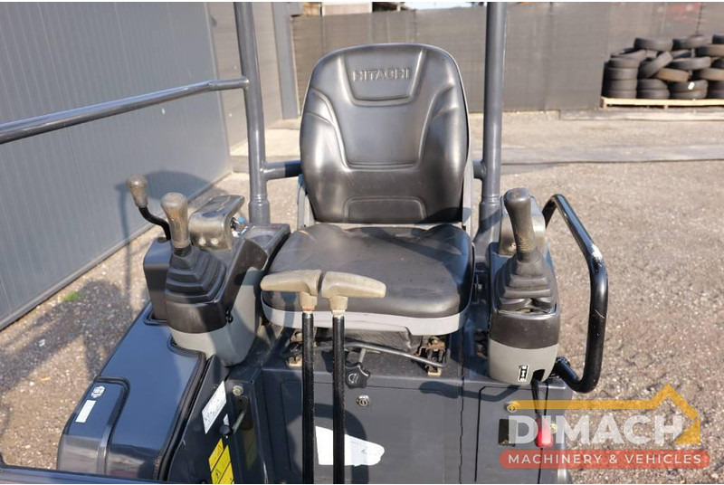 Hitachi ZX 17 CW05 hydraulische snelwissel - Minikoparka: zdjęcie 4 Hitachi ZX 17 CW05 hydraulische snelwissel - Minikoparka: zdjęcie 4
