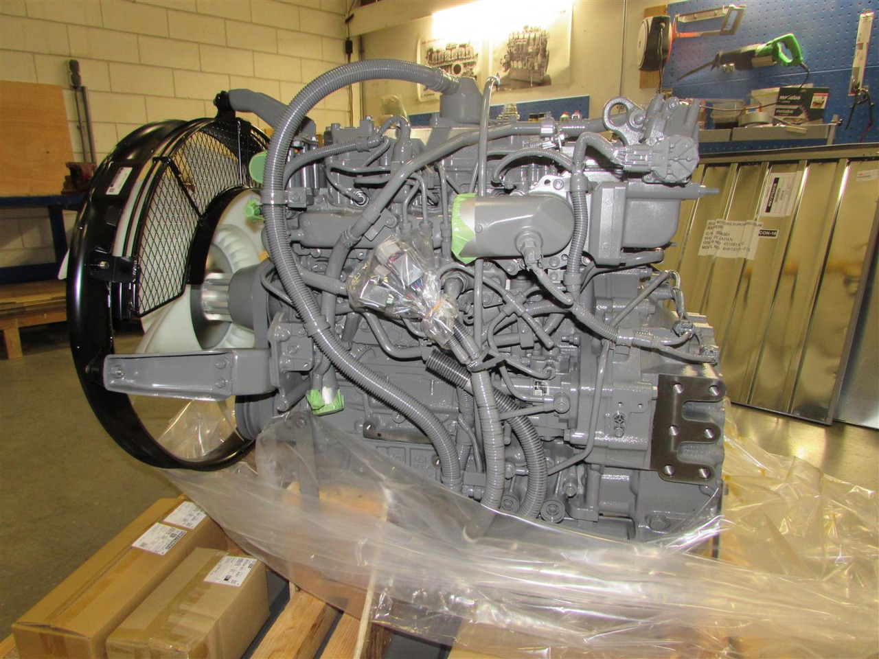 Isuzu 4HK1XYSA-01 - 02 - 04 - Silnik do Koparek: zdjęcie 2 Isuzu 4HK1XYSA-01 - 02 - 04 - Silnik do Koparek: zdjęcie 2