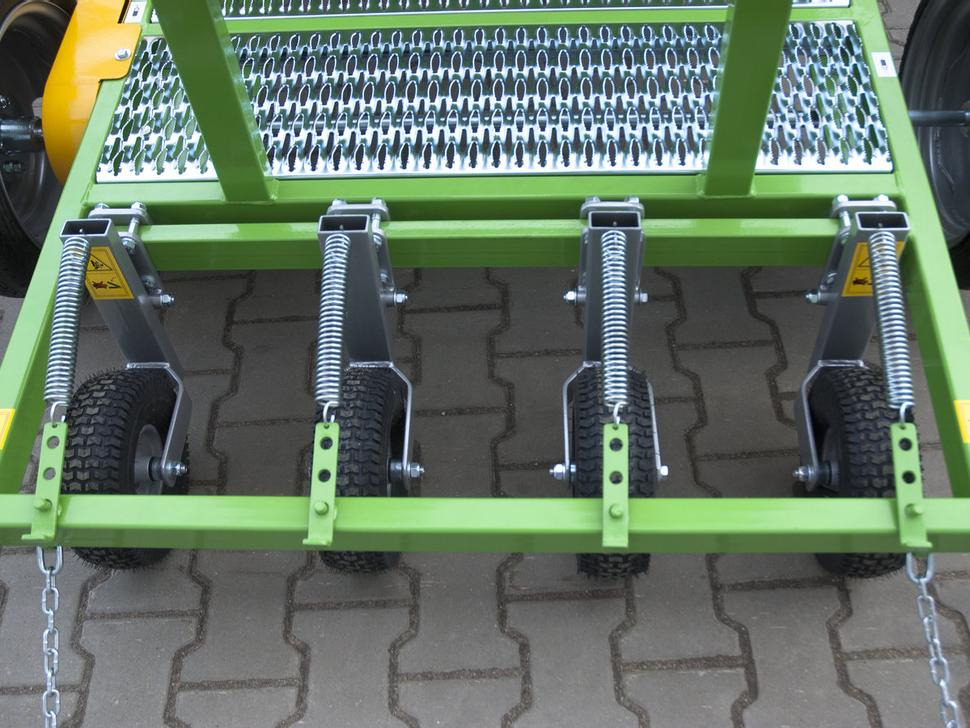 Nowy Maszyna do siewu i sadzenia Bomet Zwiebel, Knoblauch Pflanzmaschine / Onion, garlic planter / Planteuse d'oignons et d'ail / Piantatrice per cipolla, aglio / Cebolla, ajo Sembradora / Сажалка для лука, чеснока / Sadzarka do cebuli: zdjęcie 7 Nowy Maszyna do siewu i sadzenia Bomet Zwiebel, Knoblauch Pflanzmaschine / Onion, garlic planter / Planteuse d'oignons et d'ail / Piantatrice per cipolla, aglio / Cebolla, ajo Sembradora / Сажалка для лука, чеснока / Sadzarka do cebuli: zdjęcie 7