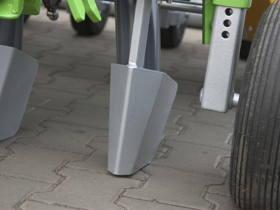 Nowy Maszyna do siewu i sadzenia Bomet Zwiebel, Knoblauch Pflanzmaschine / Onion, garlic planter / Planteuse d'oignons et d'ail / Piantatrice per cipolla, aglio / Cebolla, ajo Sembradora / Сажалка для лука, чеснока / Sadzarka do cebuli: zdjęcie 8 Nowy Maszyna do siewu i sadzenia Bomet Zwiebel, Knoblauch Pflanzmaschine / Onion, garlic planter / Planteuse d'oignons et d'ail / Piantatrice per cipolla, aglio / Cebolla, ajo Sembradora / Сажалка для лука, чеснока / Sadzarka do cebuli: zdjęcie 8