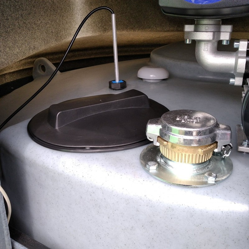 Nowy Zbiornik magazynowy DC Dieseltank / Double-walled fuel tank for diesel fuel / Cuve à gasoil / Sebatoio gasolio / Бак для дизельного топлива / Zbiornik 2500 l: zdjęcie 10 Nowy Zbiornik magazynowy DC Dieseltank / Double-walled fuel tank for diesel fuel / Cuve à gasoil / Sebatoio gasolio / Бак для дизельного топлива / Zbiornik 2500 l: zdjęcie 10