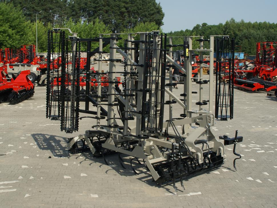 ROLEX Saatbettkombination / Hydraulically cultivator / Vibroculteur / Aggregato di coltivazione / Почвообрабатывающий гидравлический складывающийся агрегат / Agregat uprawowy hydraulicznie składany - Kultywator: zdjęcie 1 ROLEX Saatbettkombination / Hydraulically cultivator / Vibroculteur / Aggregato di coltivazione / Почвообрабатывающий гидравлический складывающийся агрегат / Agregat uprawowy hydraulicznie składany - Kultywator: zdjęcie 1