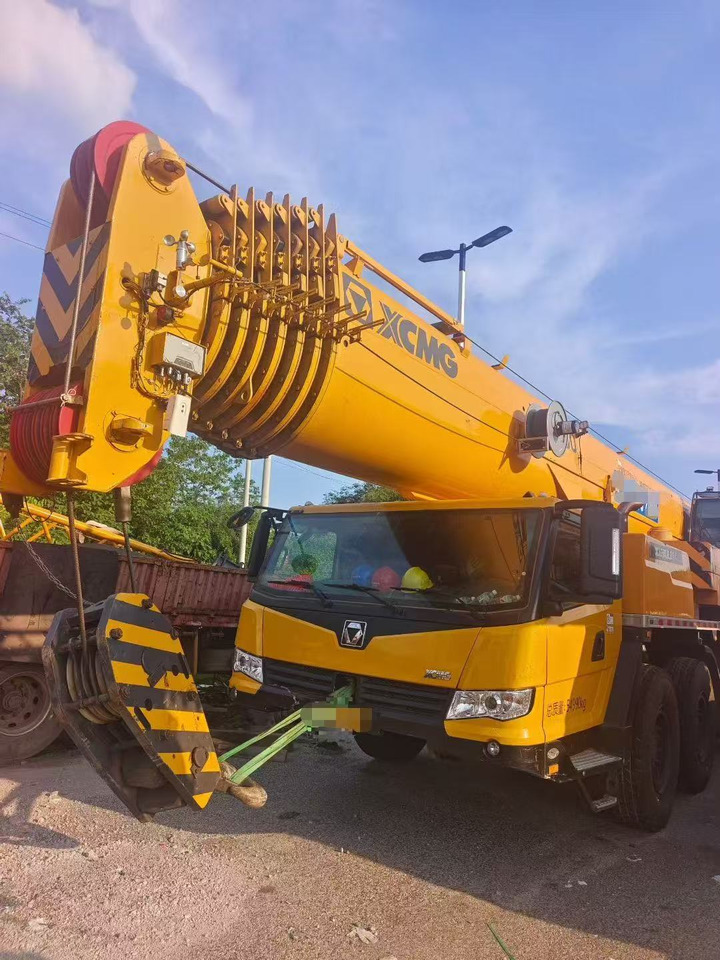 XCMG XCA160L8 - Żuraw szosowo-terenowy: zdjęcie 1 XCMG XCA160L8 - Żuraw szosowo-terenowy: zdjęcie 1