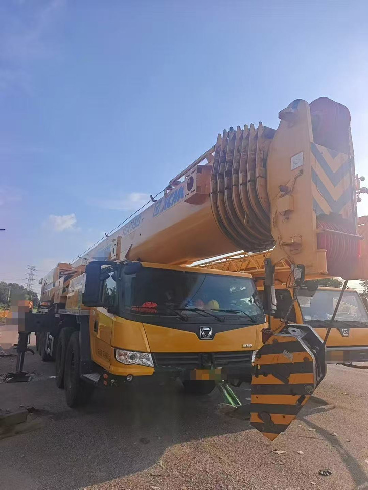 XCMG XCA160L8 - Żuraw szosowo-terenowy: zdjęcie 2 XCMG XCA160L8 - Żuraw szosowo-terenowy: zdjęcie 2