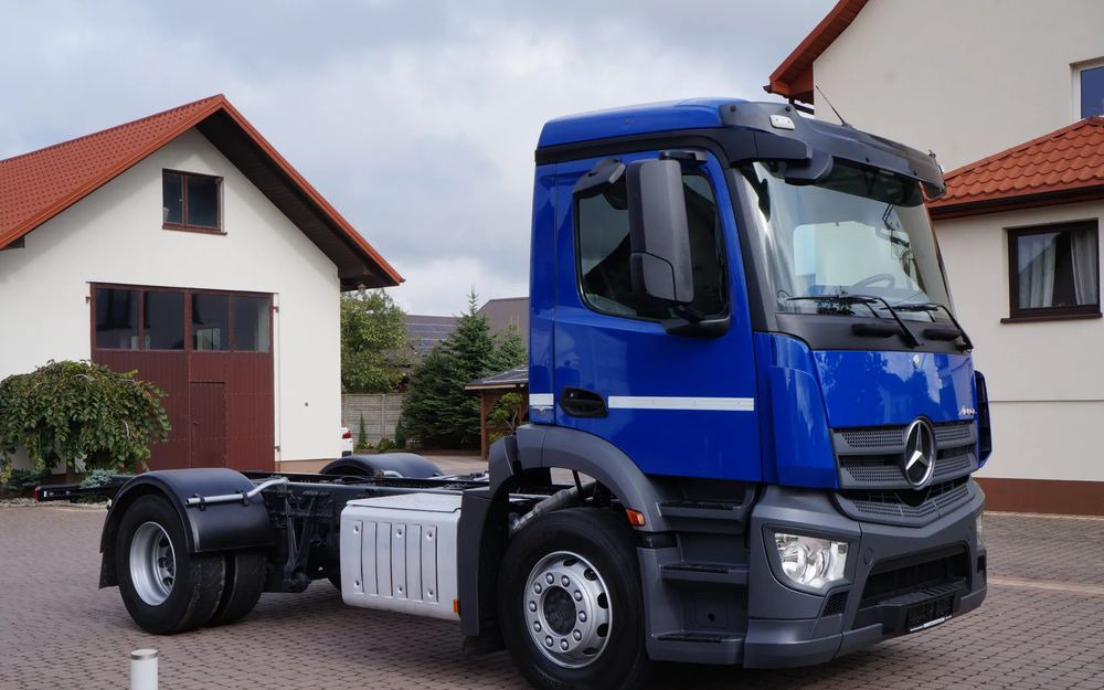 Mercedes-Benz ANTOS 1824 ACTROS EURO 6 RAMA DO ZABUDOWY ROZSTAW OSI 3.80M ANTOS 1830 1827 - Samochód ciężarowe pod zabudowę: zdjęcie 3 Mercedes-Benz ANTOS 1824 ACTROS EURO 6 RAMA DO ZABUDOWY ROZSTAW OSI 3.80M ANTOS 1830 1827 - Samochód ciężarowe pod zabudowę: zdjęcie 3