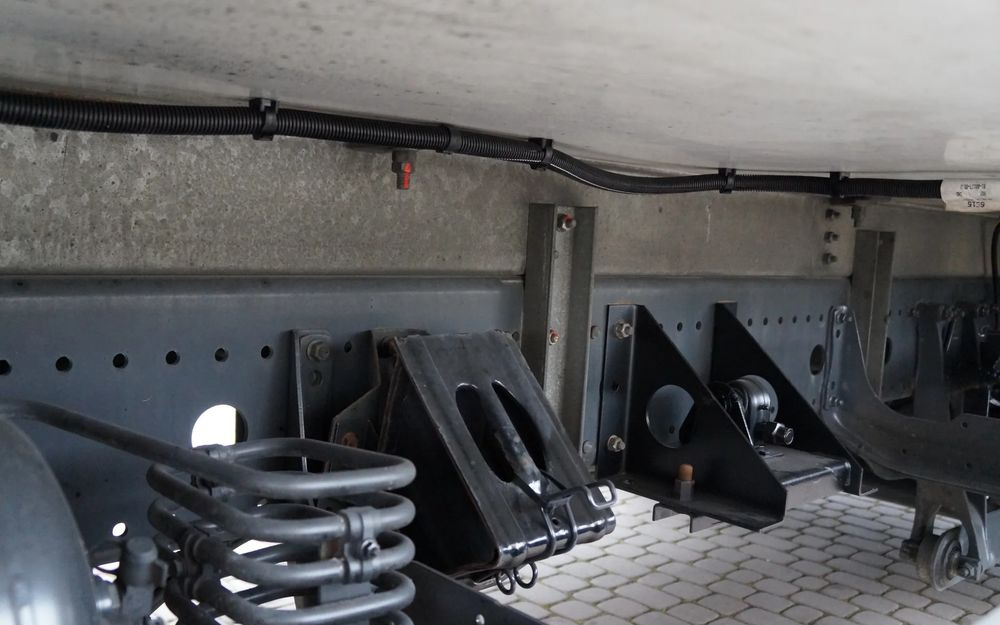 Mercedes-Benz ATEGO 1318 EURO 5 RAMA DO ZABUDOWY MANUAL 1322 - Samochód ciężarowe pod zabudowę: zdjęcie 4 Mercedes-Benz ATEGO 1318 EURO 5 RAMA DO ZABUDOWY MANUAL 1322 - Samochód ciężarowe pod zabudowę: zdjęcie 4