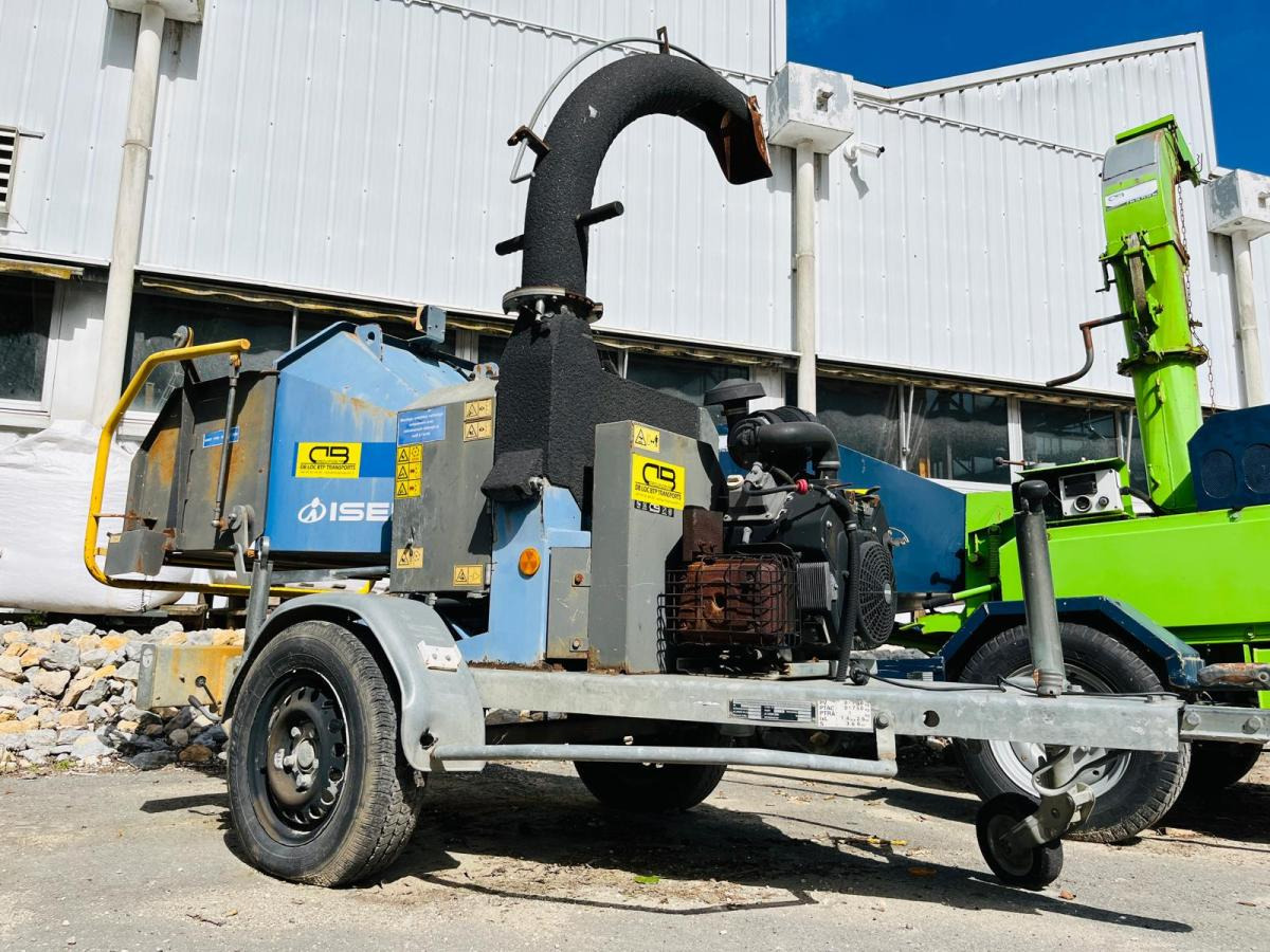 ISEKI Broyeur de branche - Rozdrabniacz do drewna: zdjęcie 1 ISEKI Broyeur de branche - Rozdrabniacz do drewna: zdjęcie 1