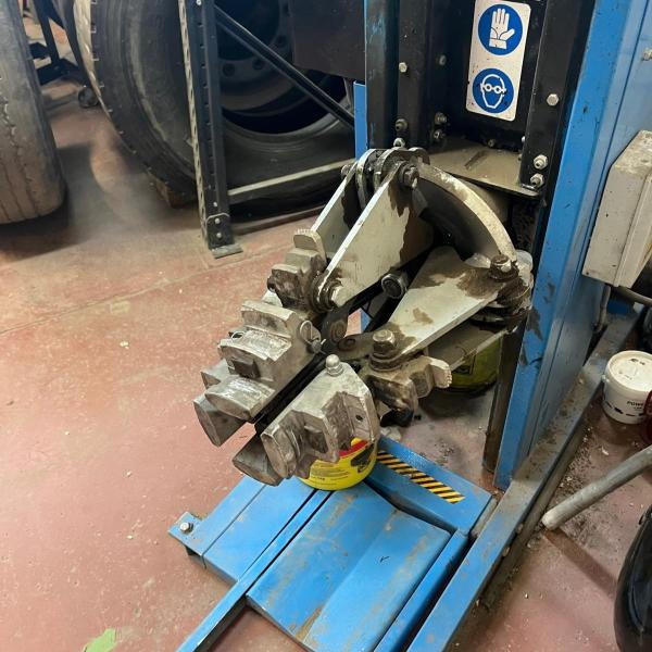 Ravaglioli Démonte pneus GRS926 - Wyposażenie garażu/ Warsztatów: zdjęcie 5 Ravaglioli Démonte pneus GRS926 - Wyposażenie garażu/ Warsztatów: zdjęcie 5