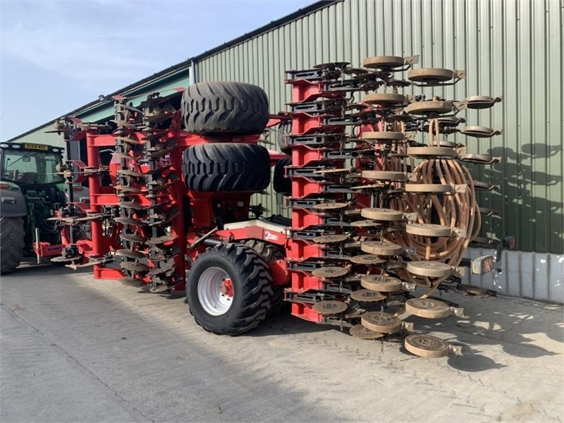 Sumo 6m Versa Plus Seed Drill - Agregat uprawowo-siewny: zdjęcie 4 Sumo 6m Versa Plus Seed Drill - Agregat uprawowo-siewny: zdjęcie 4