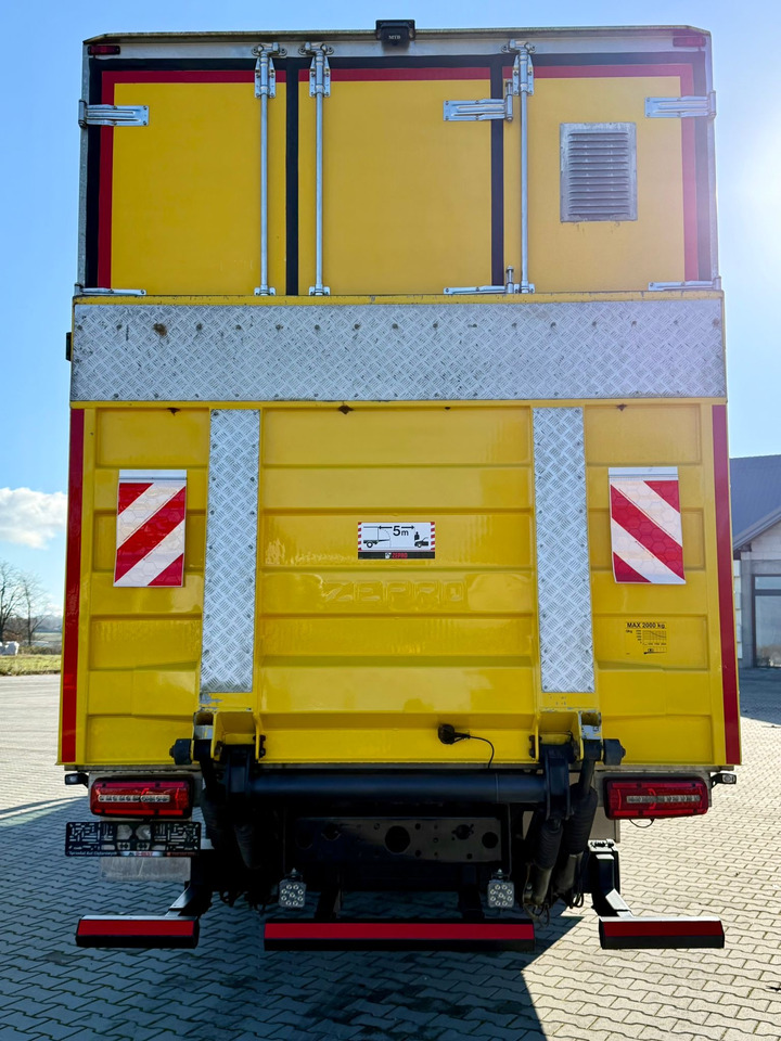 MAN 18.320 / IZOTERMA / GRZANA / WINDA / 20 EUROPALET / AUTOMAT / 170 TYŚ KM / 2021 R / SYPIALKA / CAŁY NA PODUSZKACH / SPROWADZONY / JAK NOWY - Ciężarówka izotermiczna: zdjęcie 5 MAN 18.320 / IZOTERMA / GRZANA / WINDA / 20 EUROPALET / AUTOMAT / 170 TYŚ KM / 2021 R / SYPIALKA / CAŁY NA PODUSZKACH / SPROWADZONY / JAK NOWY - Ciężarówka izotermiczna: zdjęcie 5