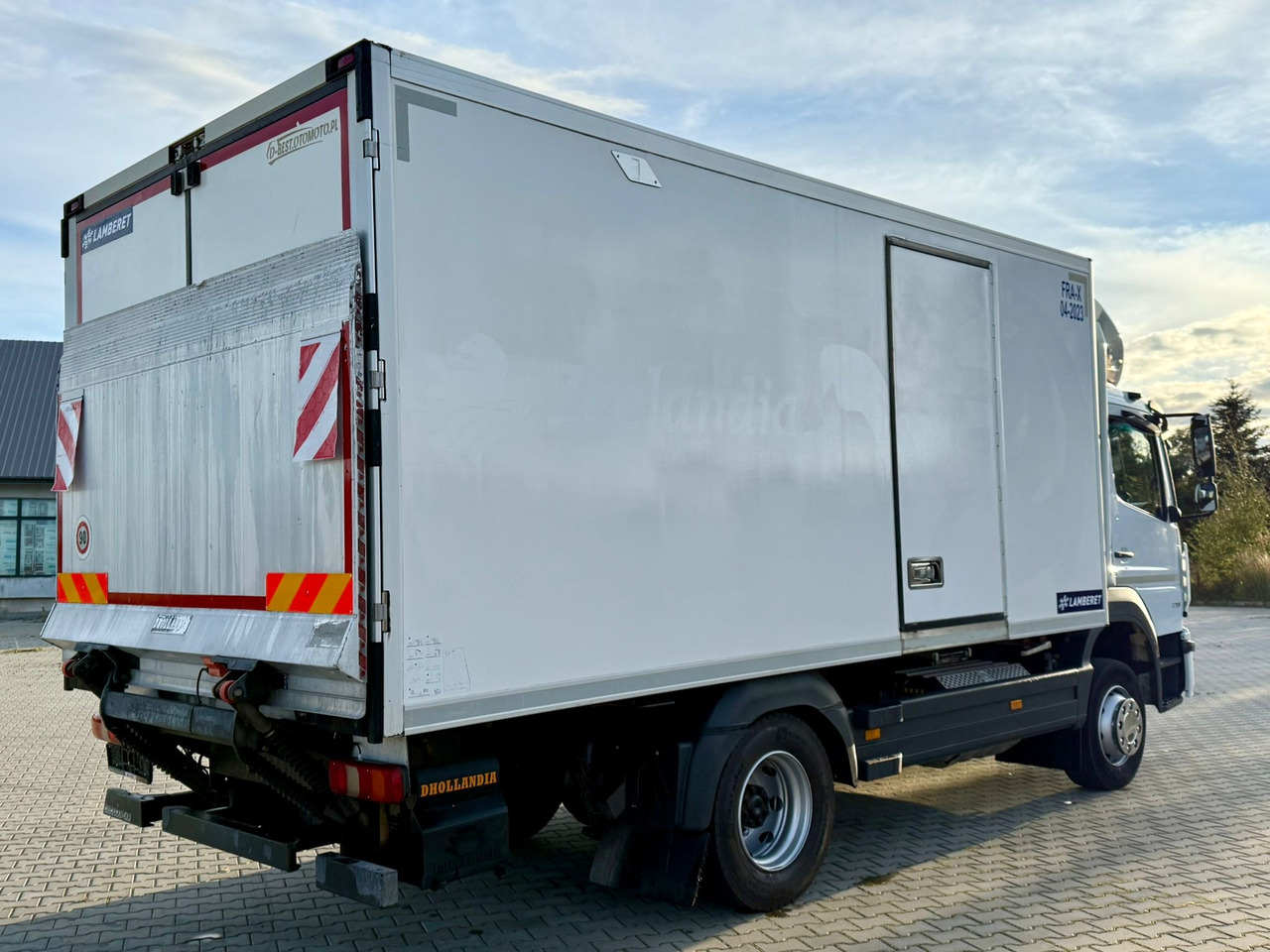MERCEDES-BENZ ATEGO 1218 / CHŁODNIA / IZOTERMA / WINDA / 5.10 M DŁUGOŚCI / LAMBERET / AUTOMAT / 2017 ROK / 410 TYŚ KM - Samochód ciężarowy chłodnia: zdjęcie 3 MERCEDES-BENZ ATEGO 1218 / CHŁODNIA / IZOTERMA / WINDA / 5.10 M DŁUGOŚCI / LAMBERET / AUTOMAT / 2017 ROK / 410 TYŚ KM - Samochód ciężarowy chłodnia: zdjęcie 3