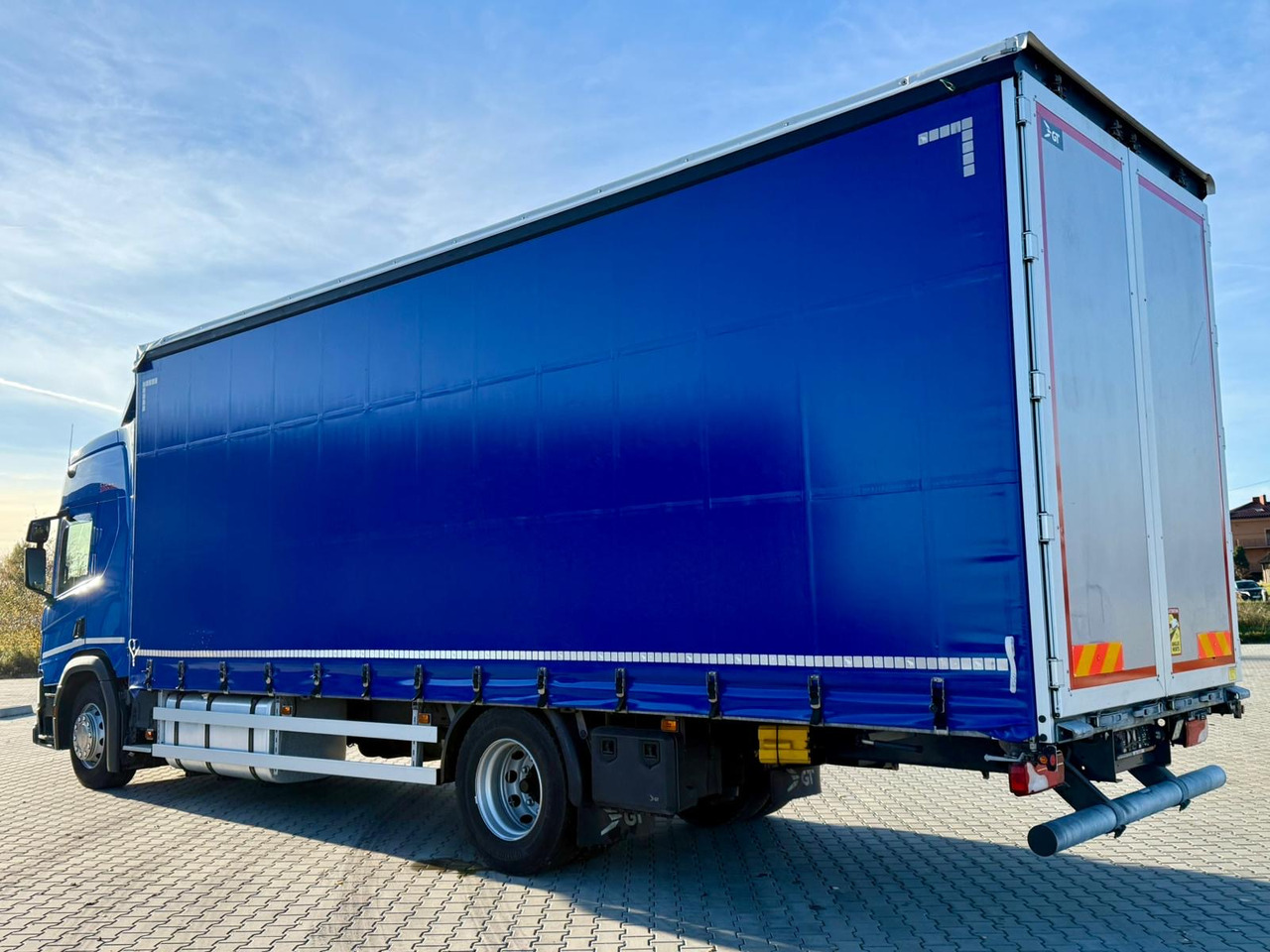 SCANIA P280 / FIRANKA / 20 EUROPALET / SYPIALKA / SILNIK 6 / AUTOMAT - Samochód ciężarowy plandeka: zdjęcie 3 SCANIA P280 / FIRANKA / 20 EUROPALET / SYPIALKA / SILNIK 6 / AUTOMAT - Samochód ciężarowy plandeka: zdjęcie 3