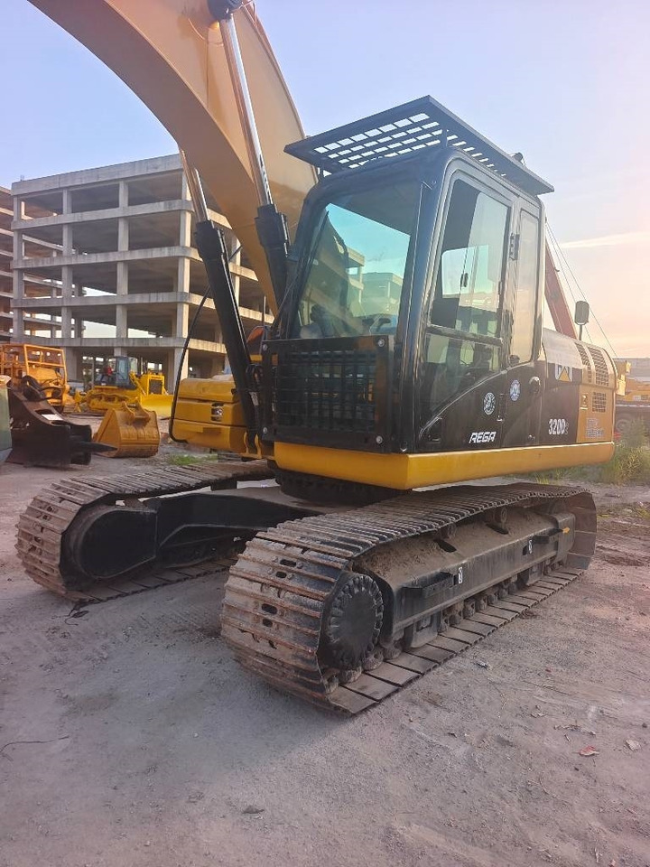 Koparka gąsienicowa CAT 320 D: zdjęcie 15