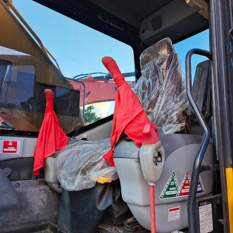 Koparka gąsienicowa Komatsu PC 220: zdjęcie 6 Koparka gąsienicowa Komatsu PC 220: zdjęcie 6