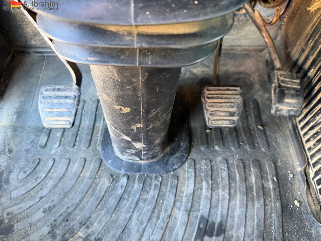 MAN 26.464 6x4 | Retarder | Klima | Schaltgetriebe | 3 Pedals - Ciągnik siodłowy: zdjęcie 3 MAN 26.464 6x4 | Retarder | Klima | Schaltgetriebe | 3 Pedals - Ciągnik siodłowy: zdjęcie 3