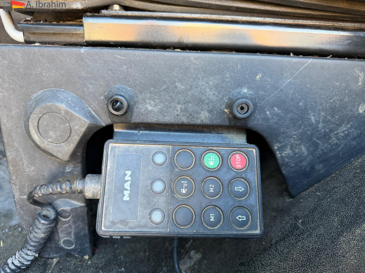 MAN 26.464 6x4 | Retarder | Klima | Schaltgetriebe | 3 Pedals - Ciągnik siodłowy: zdjęcie 4 MAN 26.464 6x4 | Retarder | Klima | Schaltgetriebe | 3 Pedals - Ciągnik siodłowy: zdjęcie 4