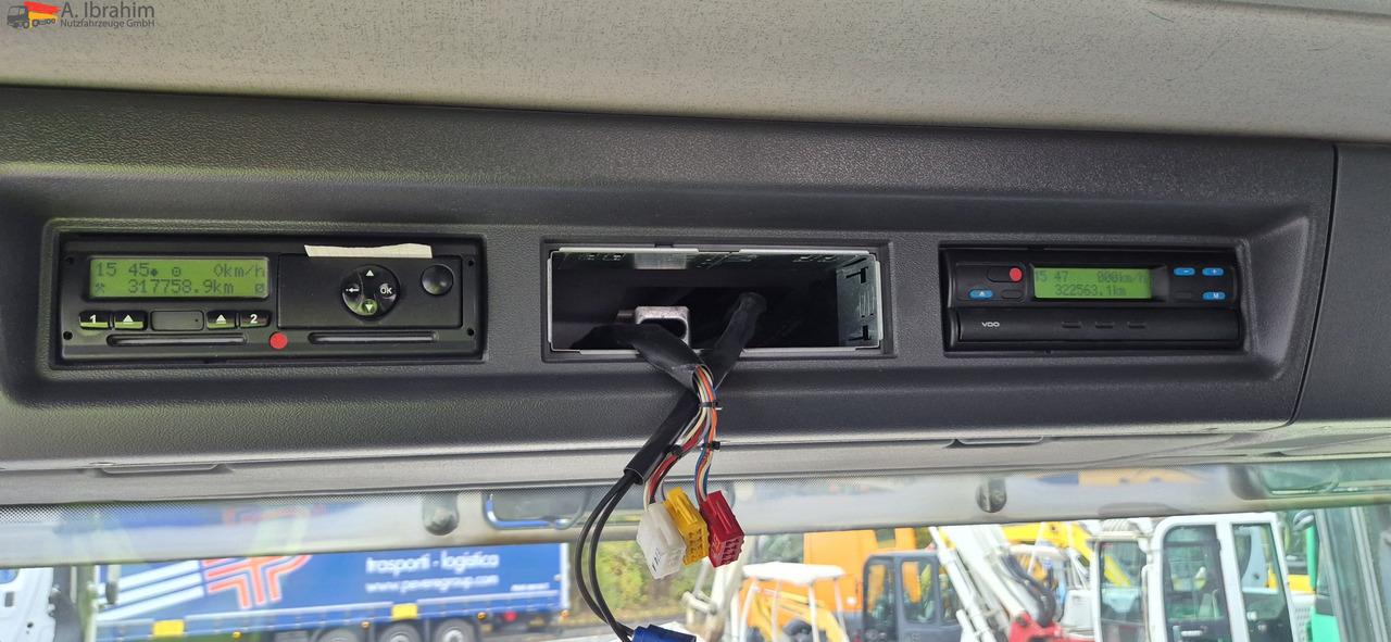 Scania R560 | 6x4 | V8 | Blatt Blatt | Schaltgetriebe 3x identisch vorhanden - Ciągnik siodłowy: zdjęcie 5 Scania R560 | 6x4 | V8 | Blatt Blatt | Schaltgetriebe 3x identisch vorhanden - Ciągnik siodłowy: zdjęcie 5