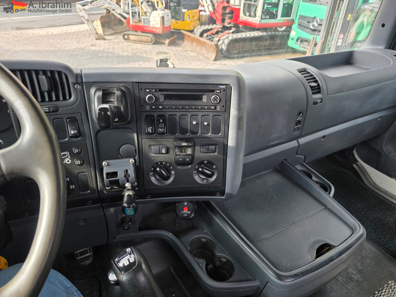 Scania R560 | 6x4 | V8 | Blatt Blatt | Schaltgetriebe | Kipphydraulik | Klima | Trommelbremse| 3 Pedals - Ciągnik siodłowy: zdjęcie 3 Scania R560 | 6x4 | V8 | Blatt Blatt | Schaltgetriebe | Kipphydraulik | Klima | Trommelbremse| 3 Pedals - Ciągnik siodłowy: zdjęcie 3