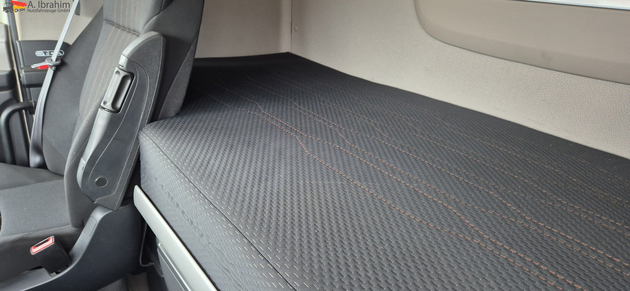 Daf XF 450 FAR Edscha Liftachse auch als Komplettzug !! - Samochód ciężarowy plandeka: zdjęcie 3 Daf XF 450 FAR Edscha Liftachse auch als Komplettzug !! - Samochód ciężarowy plandeka: zdjęcie 3