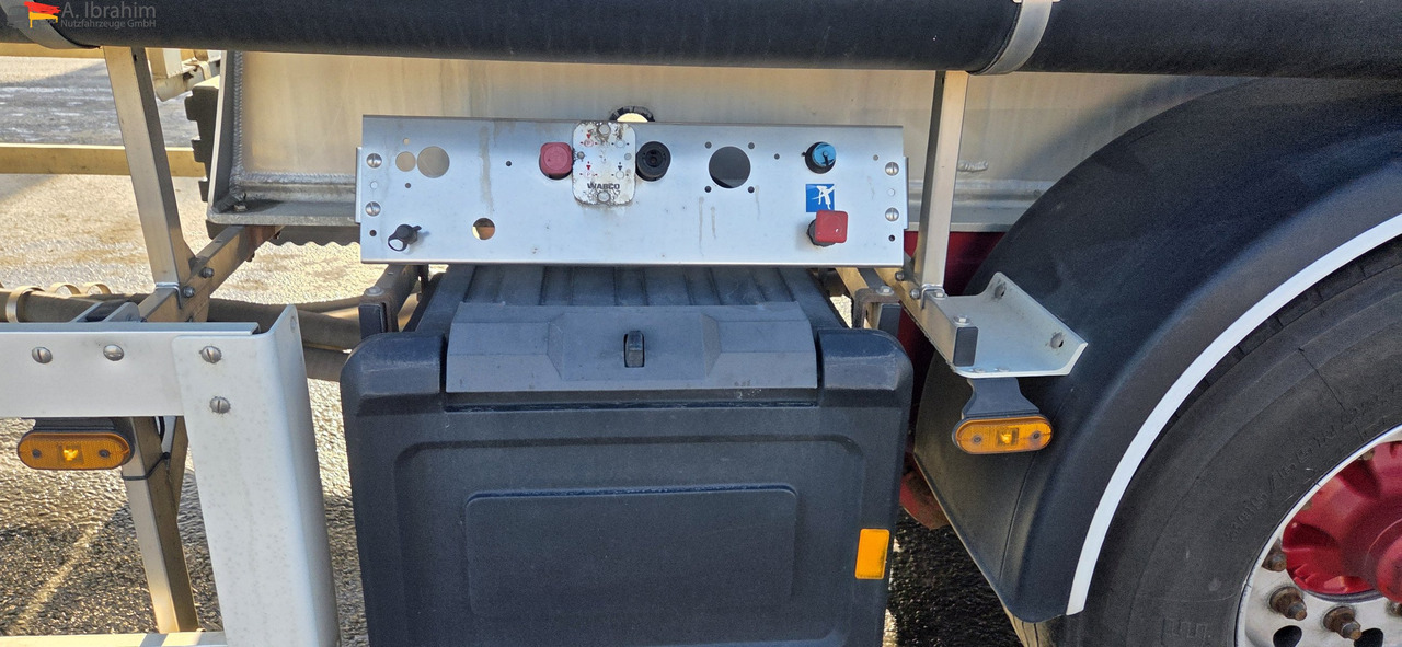 Feldbinder EUT 40.3 Liftachse, Scheibenbremse Topzustand | einsatzbereit - Naczepa silos: zdjęcie 3 Feldbinder EUT 40.3 Liftachse, Scheibenbremse Topzustand | einsatzbereit - Naczepa silos: zdjęcie 3