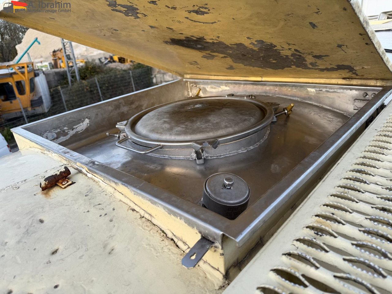 Feldbinder Lebensmittel Tank Container 26500 L | 2 Kammern | Heizung | 20 ft | Edelstahl | - Naczepa cysterna: zdjęcie 5 Feldbinder Lebensmittel Tank Container 26500 L | 2 Kammern | Heizung | 20 ft | Edelstahl | - Naczepa cysterna: zdjęcie 5