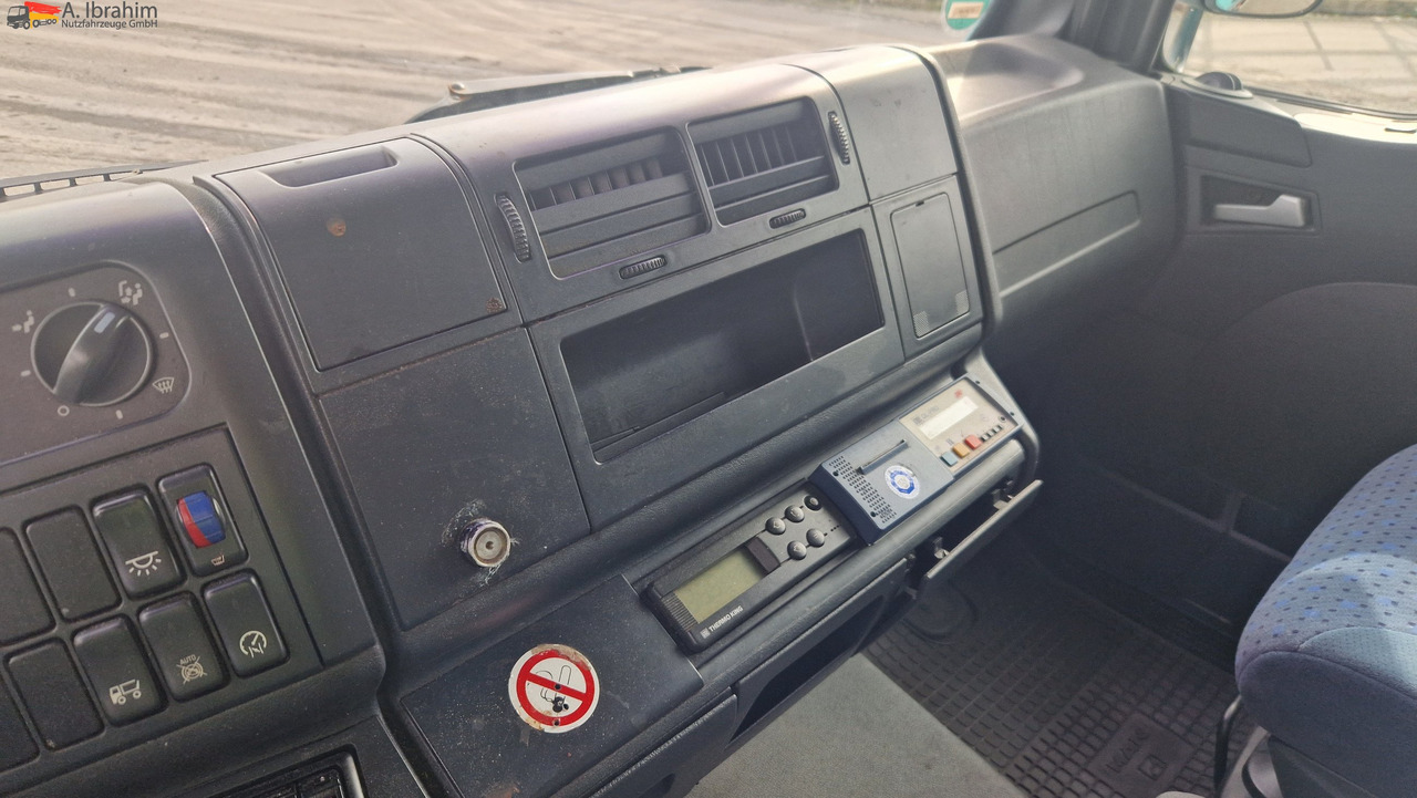 MAN 8.180 Thermokingkühlung - 30 ° sauber, 3. Gang kratzt, voll fahrbereit - Samochód ciężarowy chłodnia: zdjęcie 3 MAN 8.180 Thermokingkühlung - 30 ° sauber, 3. Gang kratzt, voll fahrbereit - Samochód ciężarowy chłodnia: zdjęcie 3