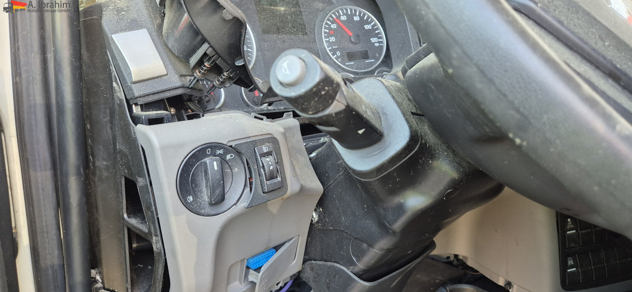 MAN TGL 8.160 4x2 Brotkoffer mit Kühlfach nicht fahrbereit ! nicht rollfähig - Samochód dostawczy chłodnia: zdjęcie 2 MAN TGL 8.160 4x2 Brotkoffer mit Kühlfach nicht fahrbereit ! nicht rollfähig - Samochód dostawczy chłodnia: zdjęcie 2