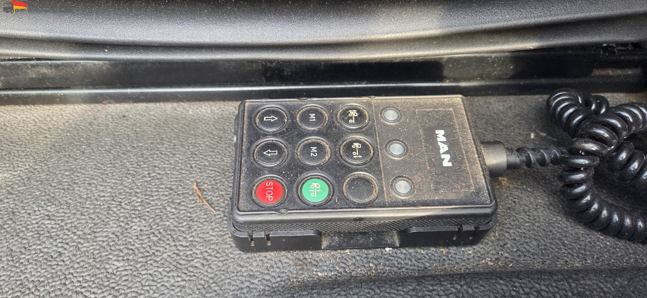 MAN TGM 18.290 Carrier Supra 950 U | LBW | 2 Kammer MT | Schneeketten - Samochód ciężarowy chłodnia: zdjęcie 4 MAN TGM 18.290 Carrier Supra 950 U | LBW | 2 Kammer MT | Schneeketten - Samochód ciężarowy chłodnia: zdjęcie 4